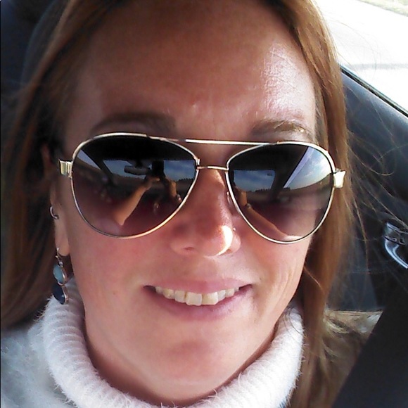 Meet your Posher, Joyce - Picture 1 of 1